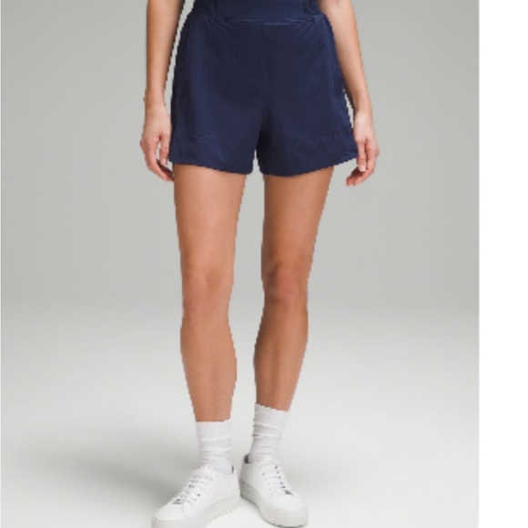 lululemon stretch woven shorts - Picture 1 of 4